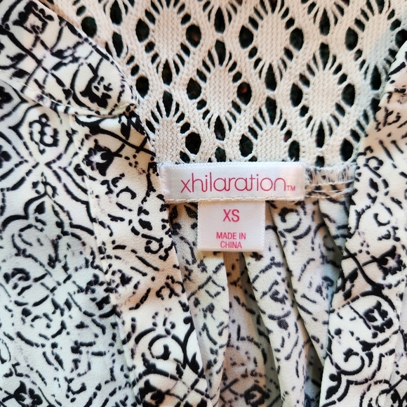 Lightweight Tank Top | lace shoulders - Picture 10 of 11